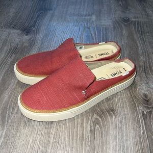 Toms Slip On / Mules